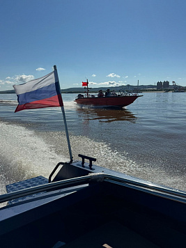 Рыбоохрана России и КНР провели совместный контроль за помыслом и соблюдением рыбаками правил рыболовства в пограничных водах рек Амур и Уссури.
