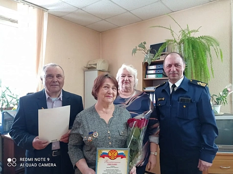 В преддверии Дня рыбоохраны России сотрудники Амурского территориального управления Росрыболовства поздравили ветеранов отрасли  с профессиональным праздником.